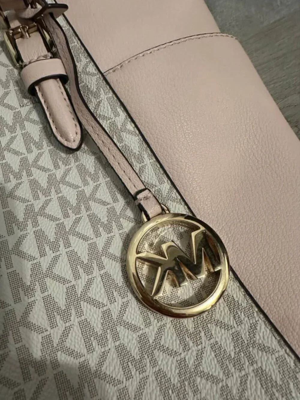 Michael Kors 🍓💗 michael